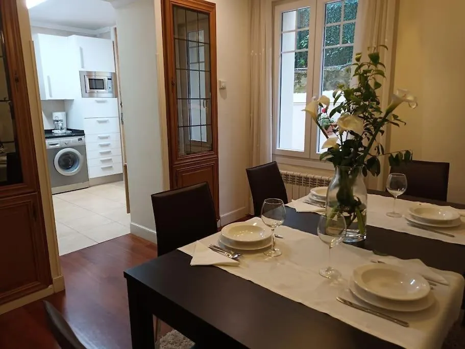 Apartamento En Casa Con Jardin + Garaje. E-Bi-201 Apartment Bilbao