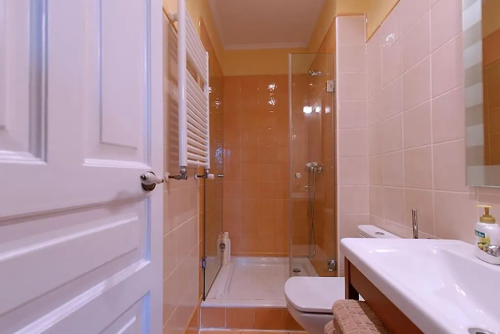 Apartamento En Casa Con Jardin + Garaje. E-Bi-201 Apartment Bilbao