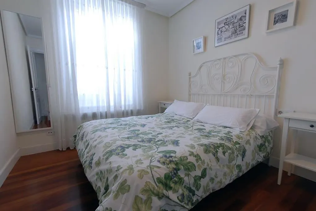 Apartamento En Casa Con Jardin + Garaje. E-Bi-201 Apartment Bilbao 0*,  Spain